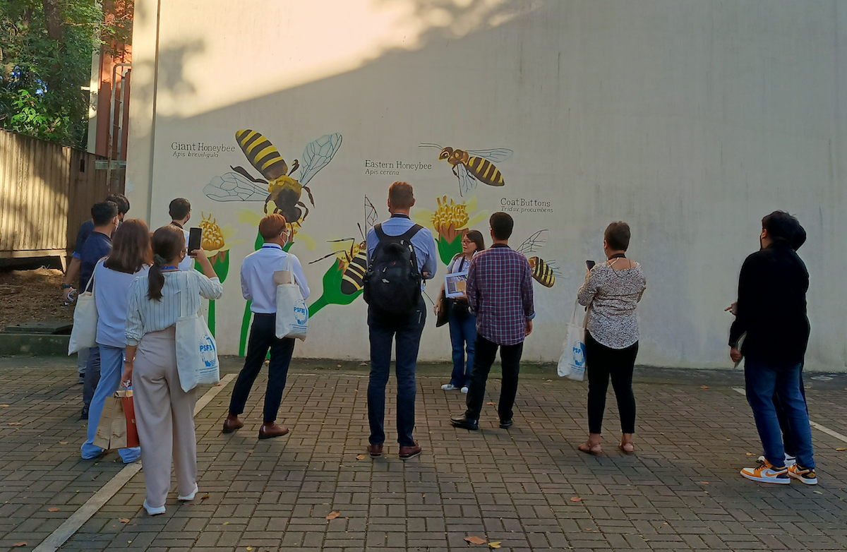 Ateneo Institute of Sustainability and The Ateneo Wild host a Sustainability Walk to participants of PSFBE2022. Photo by Clister Pangantihon.