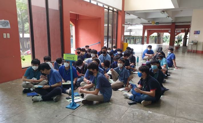 MOLE Bee at the MST lobby 