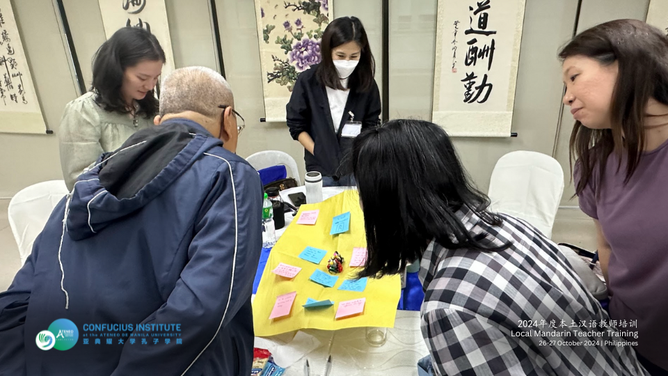 Training participants sharing website recommendations and user tips during Habi’s processing session for Prof. Zhang’s lecture on Chinese Interlanguage Corpus