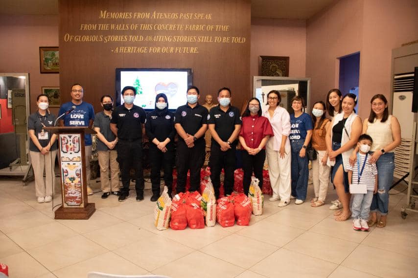 Gifts were given to the school's ARMU personnel