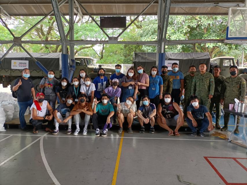 2022_10_1_Karding Relief Ops_TYF team with Phil Army personnel
