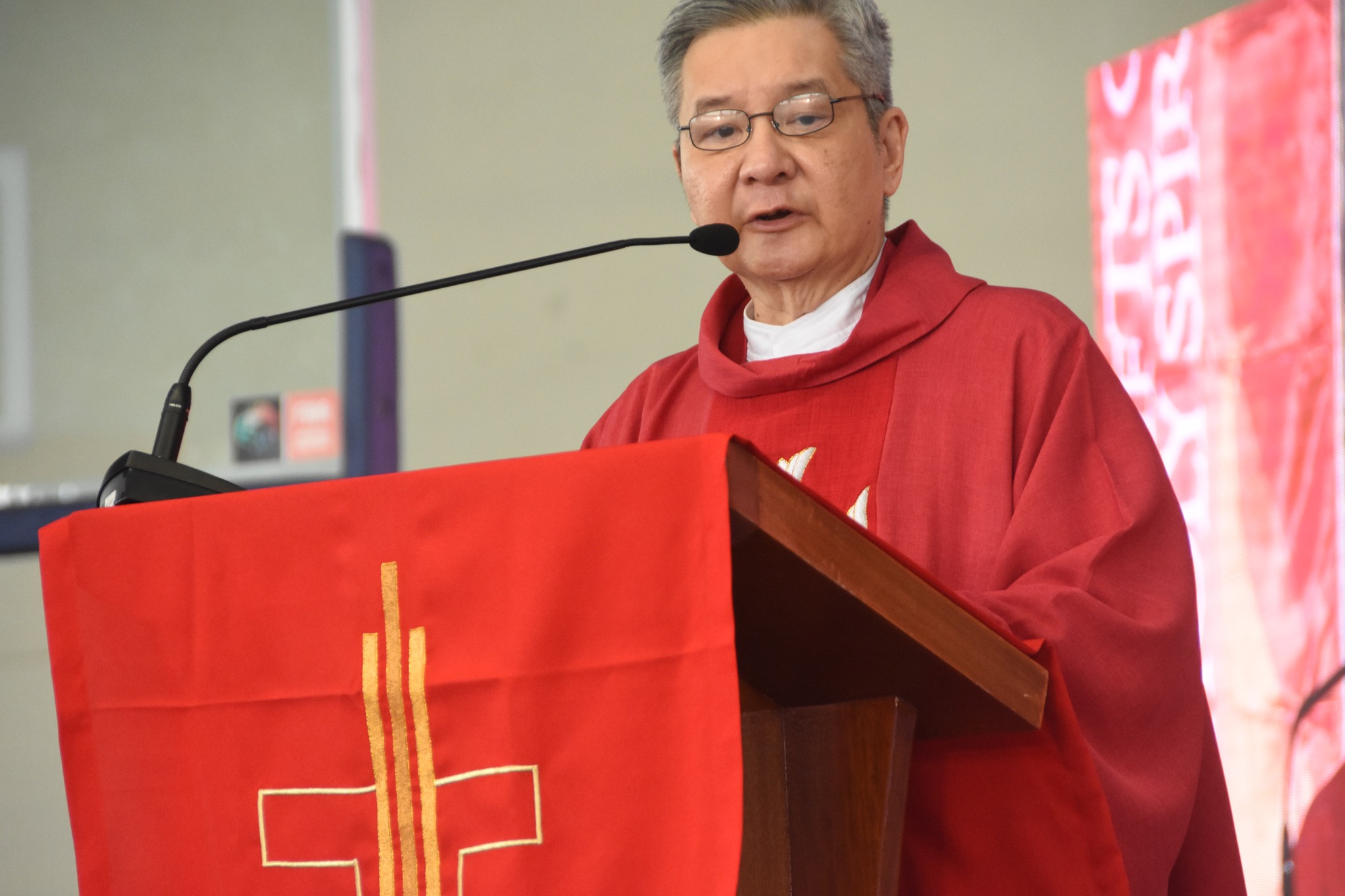 Fr Bobby Yap SJ delivers his homily