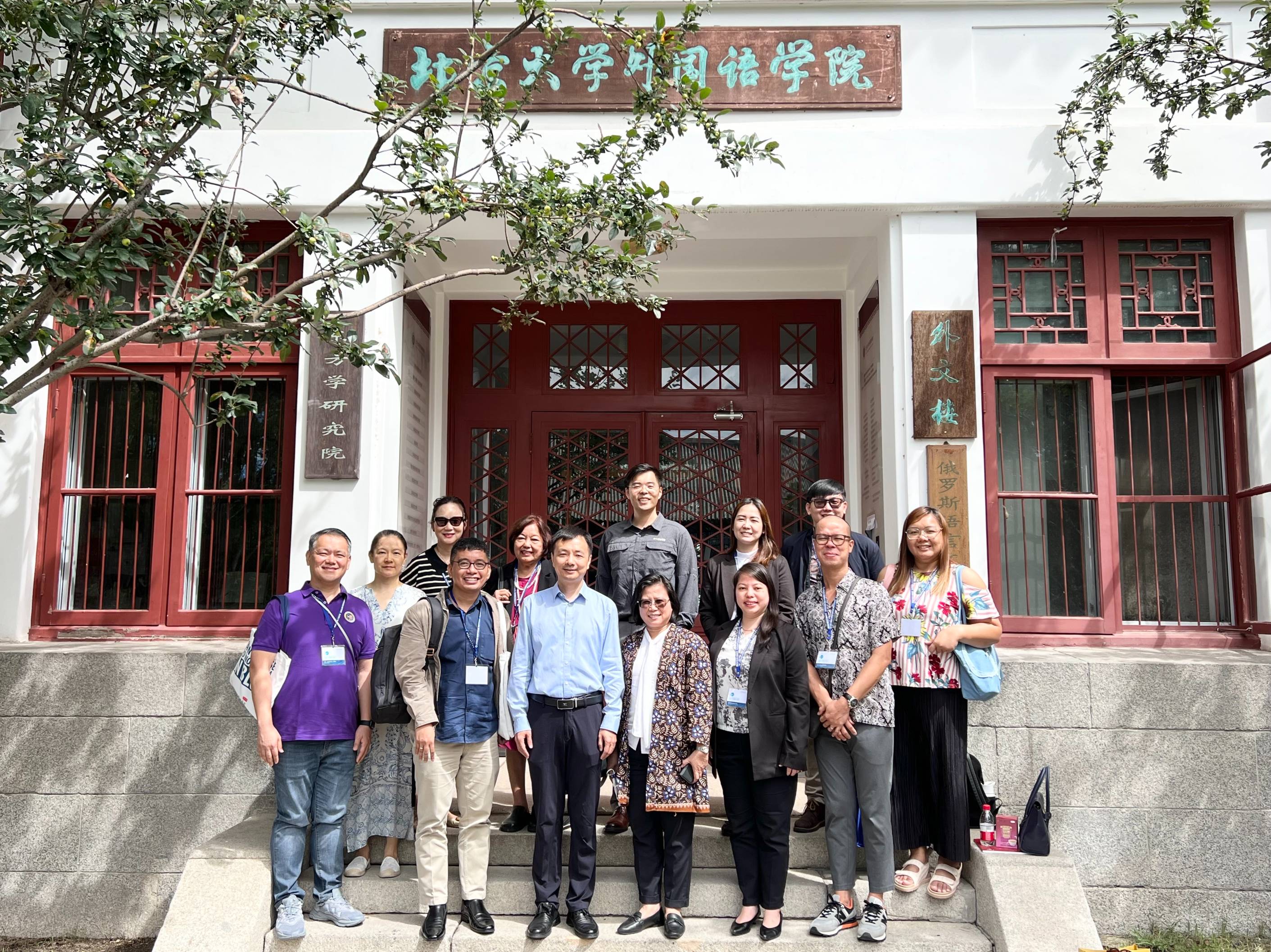 At Peking University, the delegation with Dr Wu Jiewei, Vice Dean of School of Foreign Languages