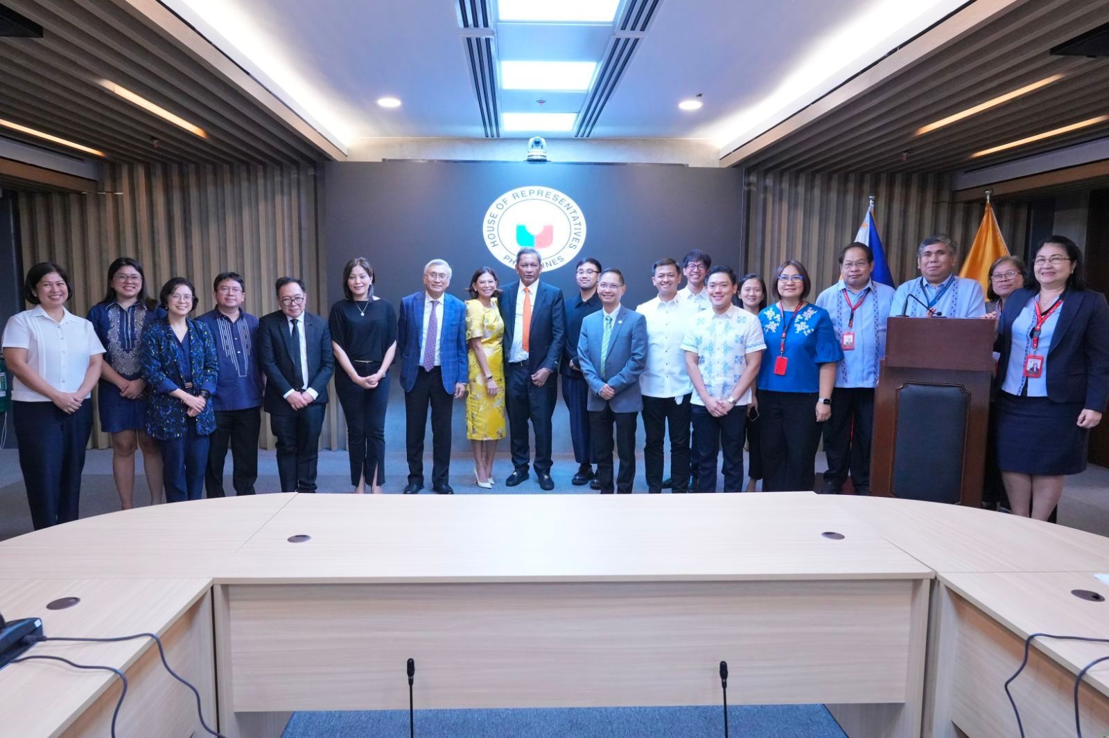 (L-R) Usec Gina Gonong (Deped), Justine Raagas (PBED), Dr. Majah Ravago, Dr. Geoffrey Ducanes, Dr. Leonardo Lanzona, Rhodora Ferrer (PEAC), Cong. Mark Go, Cong. Stella Quimbo, Cong. Joey Salceda, Cong Christopher de Venecia, Cong. Francisco Benitez, Cong. Jernie Nisay, Dr. Karol Mark Yee (EDCOM II), OIC-DED Pamela Manalo, ED Manuel Aquino, Rommel Asuncion, SD Elsie Gutierrez, SD Janna Olladas