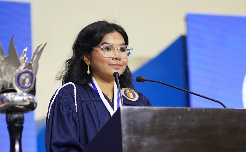 Photo by Aaron Vicencio