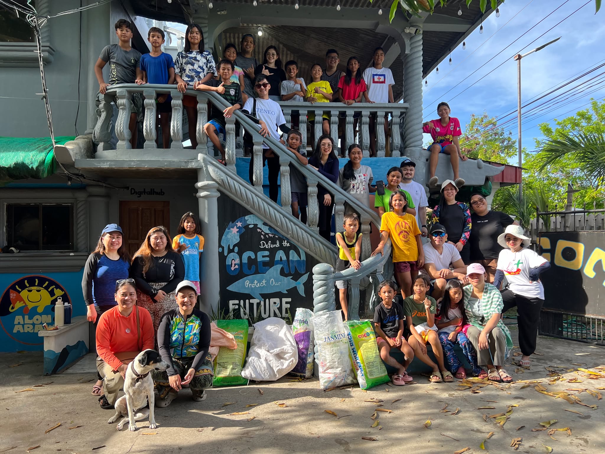 AJHS faculty and staff are all-smiles after an afternoon of fun, games, and meaningful interaction with the young volunteers of the Alon at Araw community