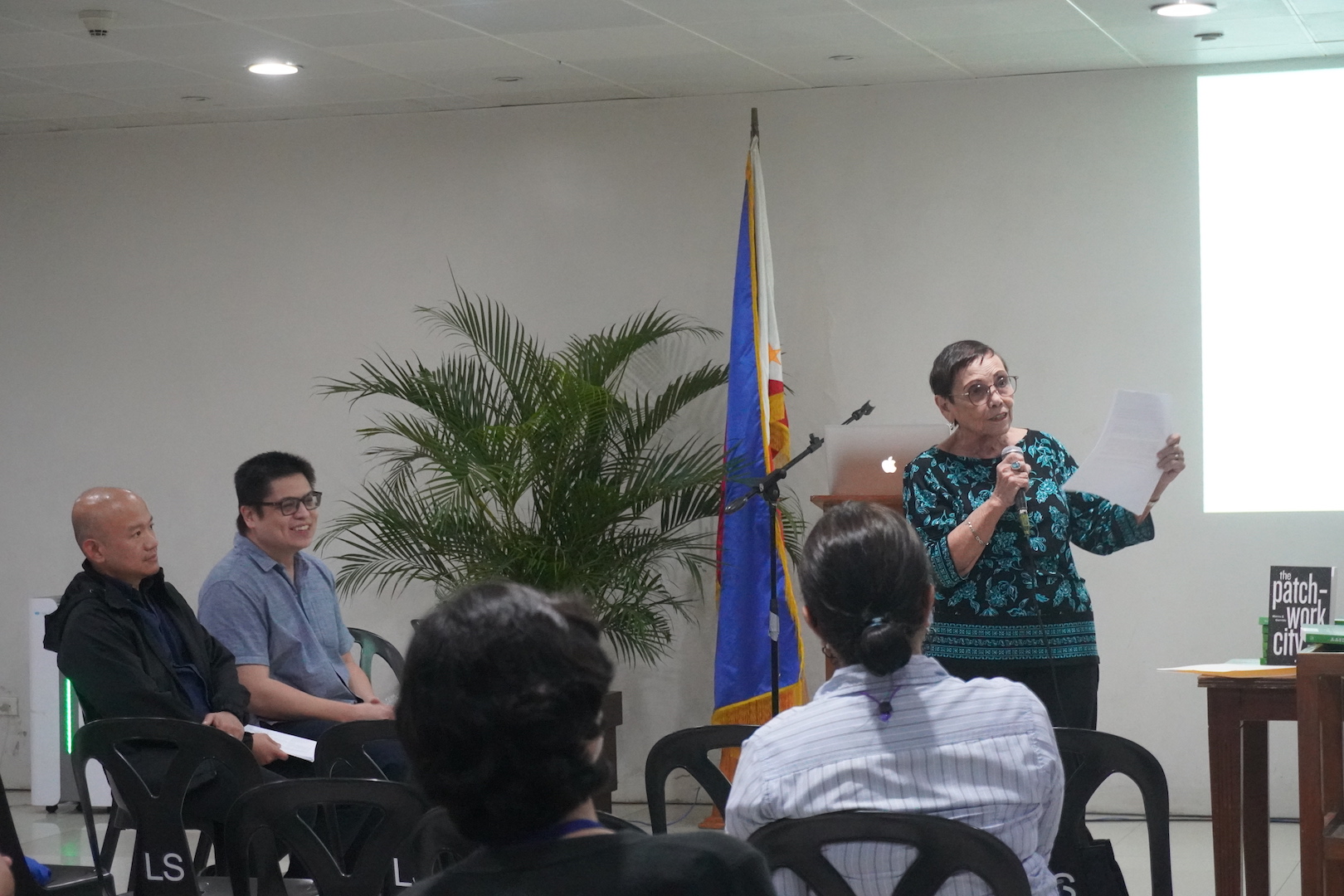 Dr Mary Racelis introducing the book and its author