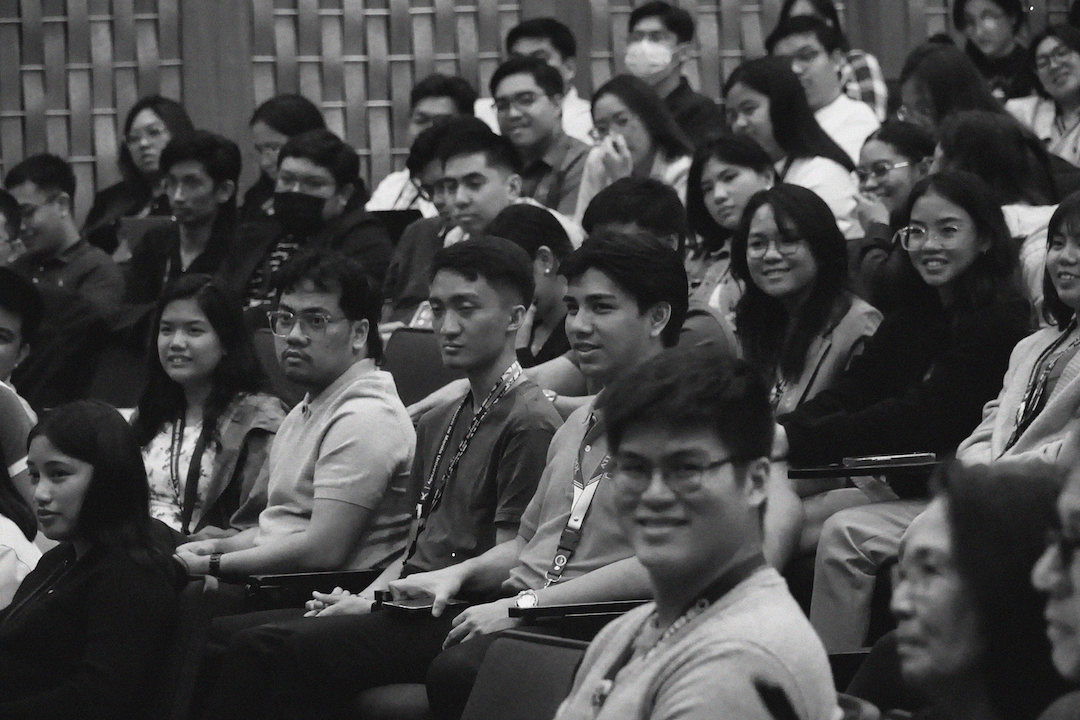 Students of the Ateneo School of Law gather in the auditorium to listen to Justice Carpio and Atty Abad