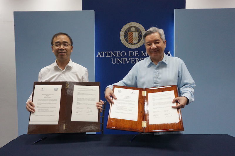 Prof Zhang Zongyi and Fr Roberto C Yap SJ 