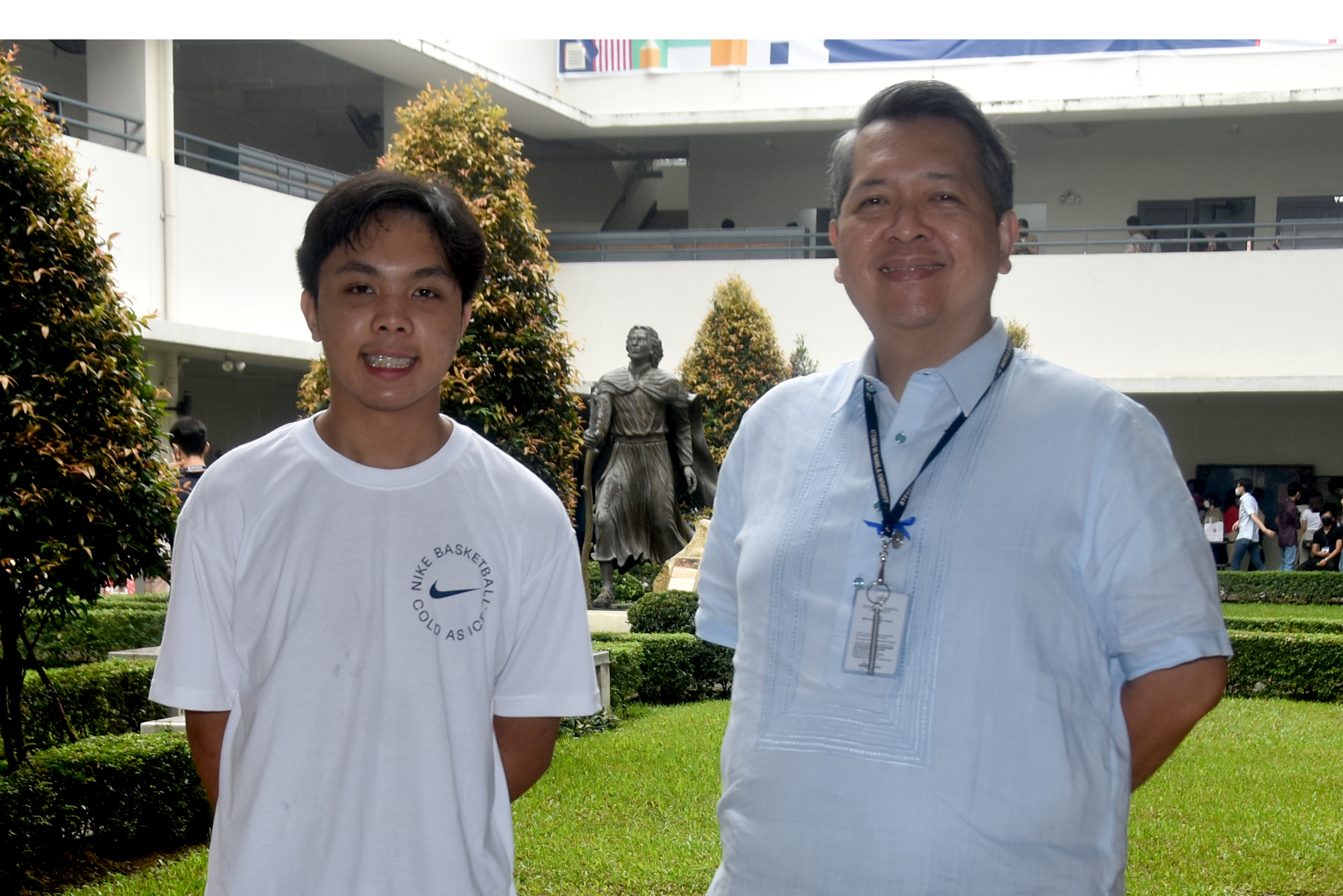 Ckheil Enecio with ASHS Principal Noel Miranda