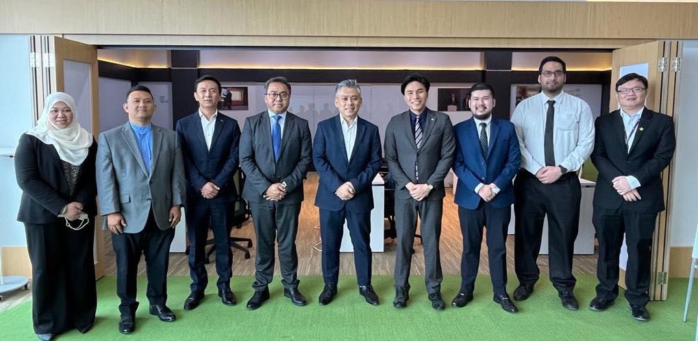 Group photo with DST executives