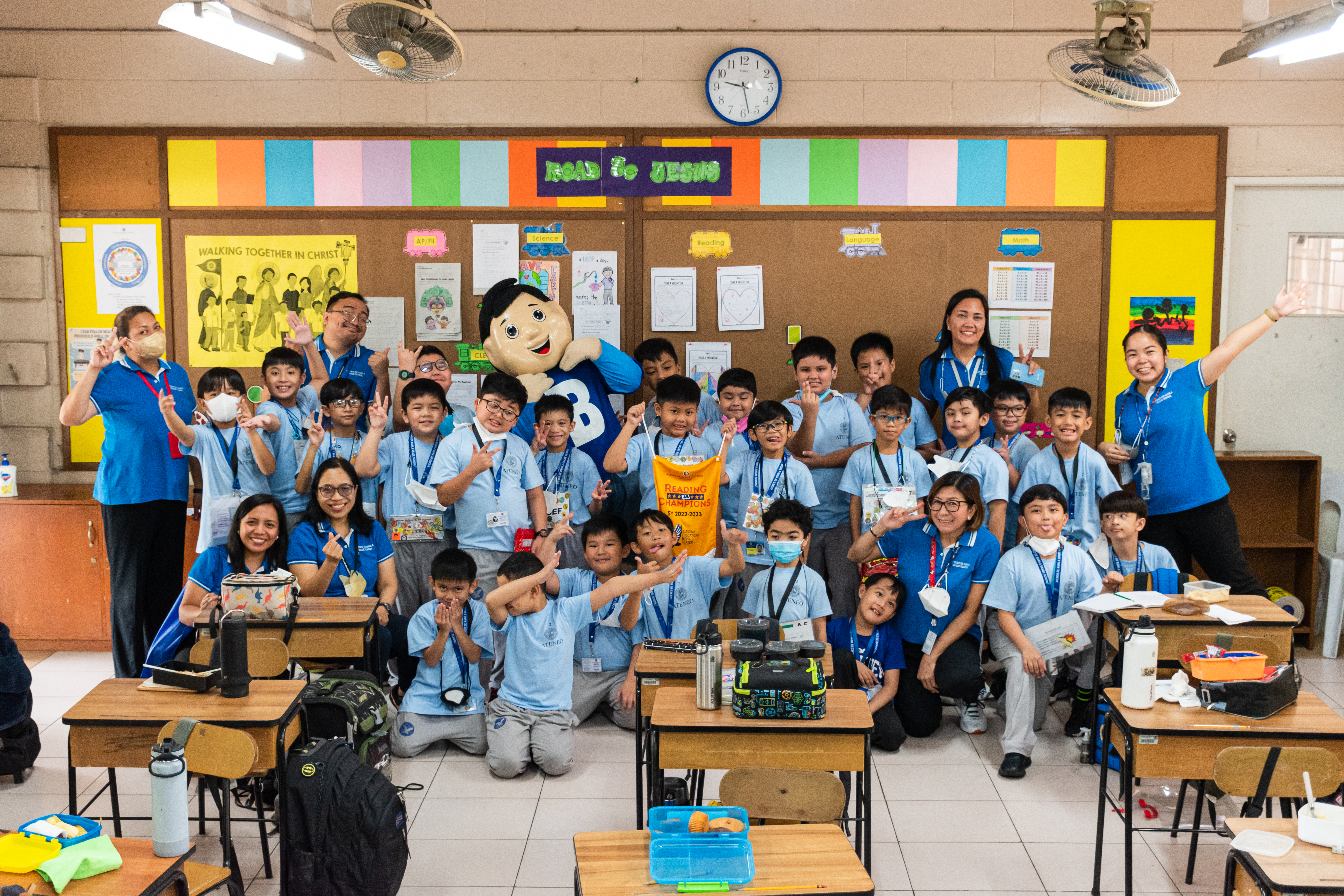 The class of Duhat as the Reading Champions in Grade 2