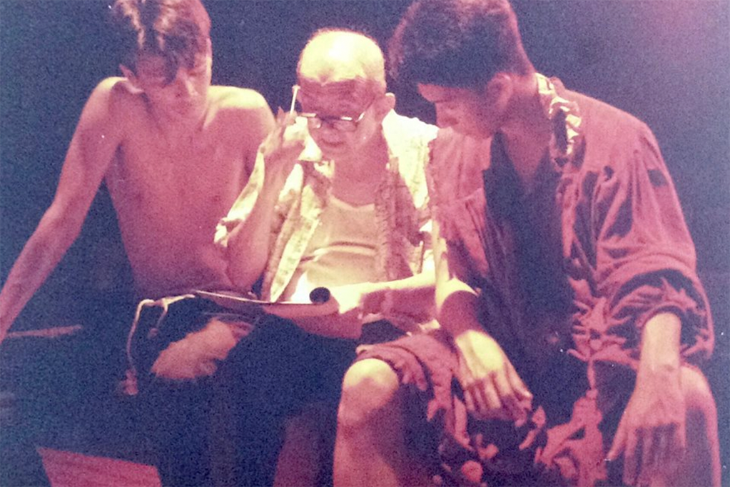 Mr Pagsi with Sibolistas. Photo courtesy of Dulaang Sibol/Facebook