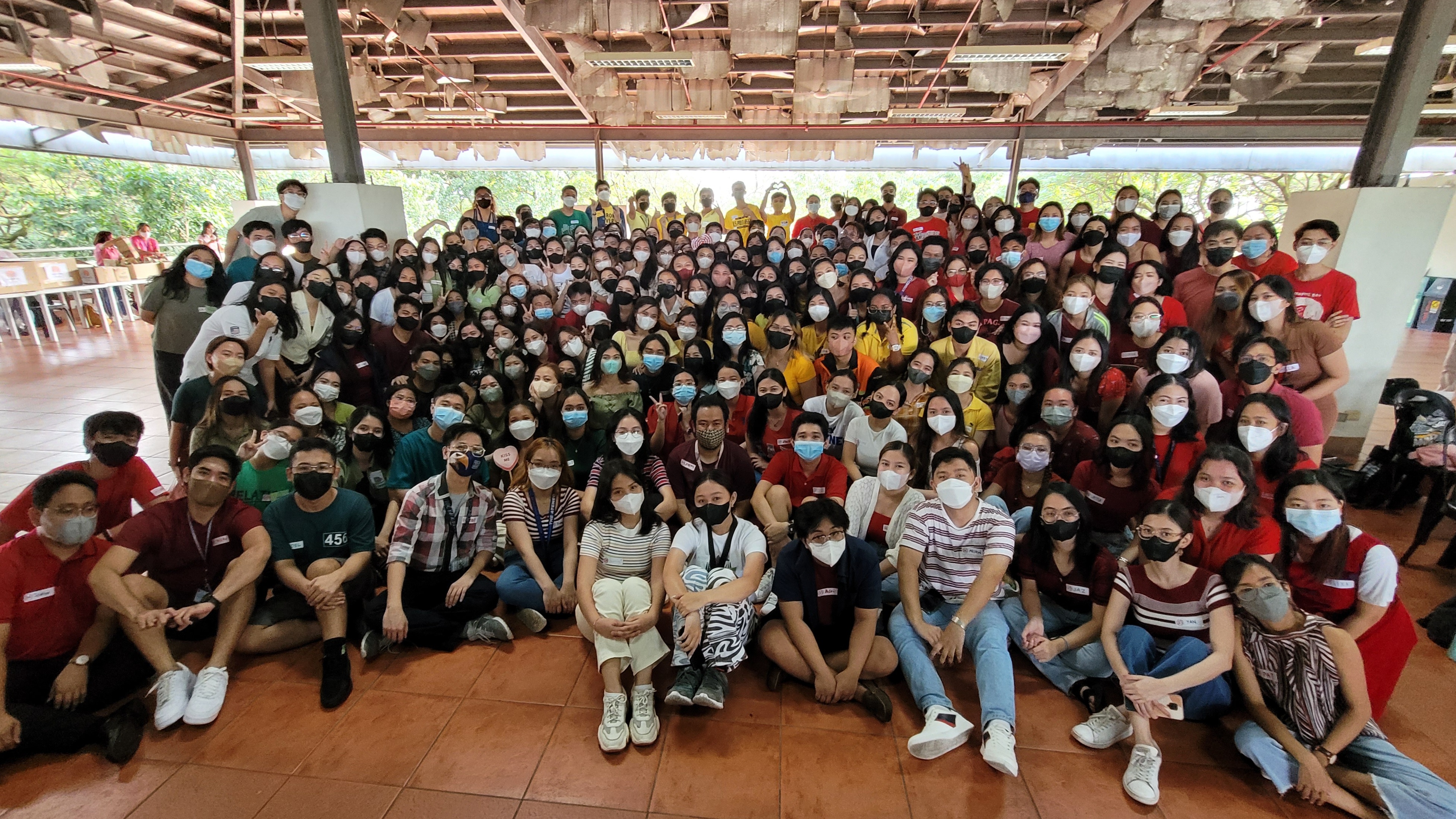 Pathways participants gather for a community picture with all batches present.
