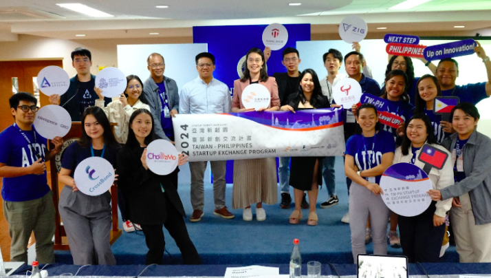 Photo Op during the Pitching of Startups