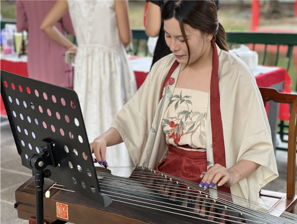 Guzheng Performance