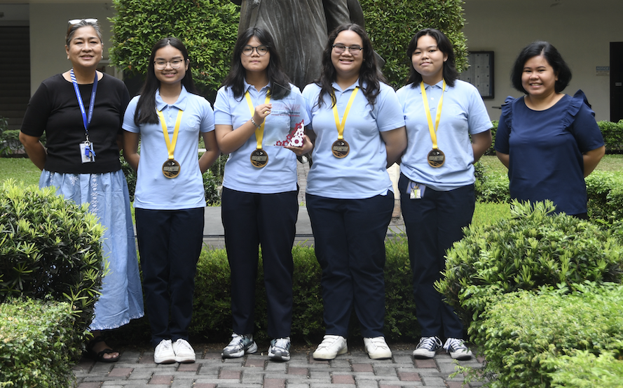 (L-R) ASHS Principal Sansan Borja, Soph Cruz, Julia Joaquin, Yonna Bombeo, Kel Ramos, and ProgVar Moderator Nona Fernandez
