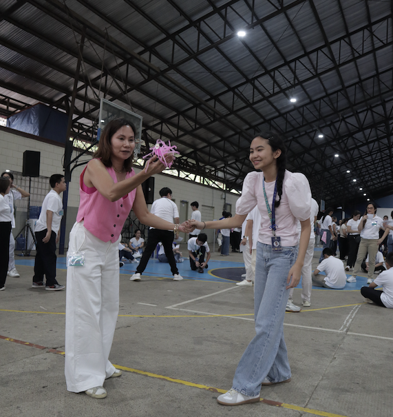 Mother-and-daughter sipa