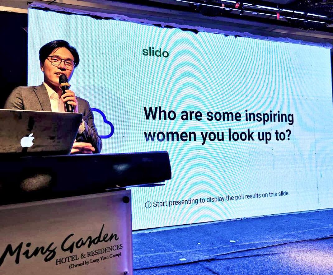 Mr Chaves delivering his lecture on Promoting Women and IP