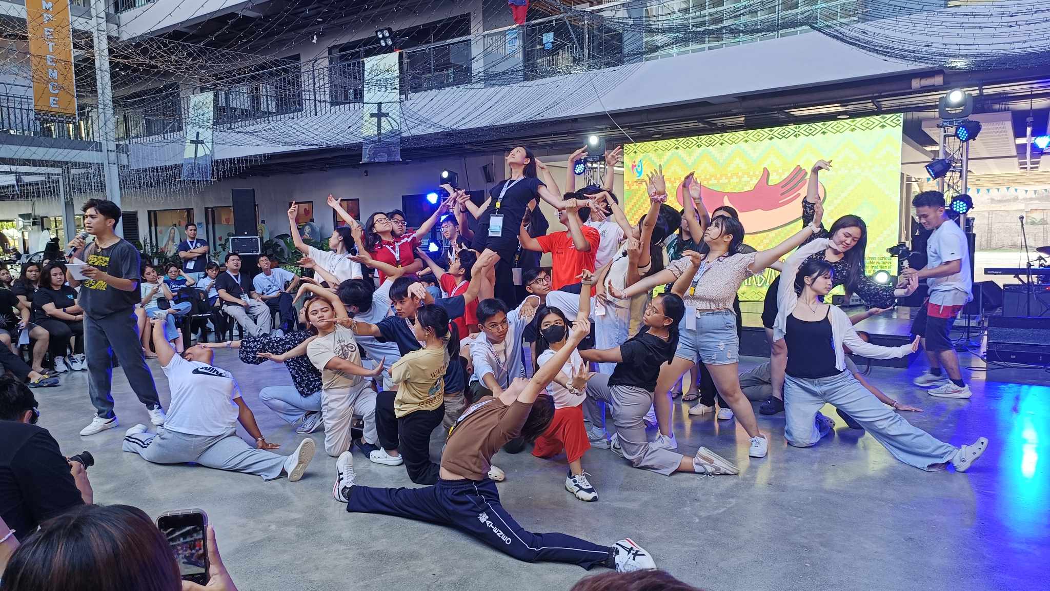 Campers in the tableau contest