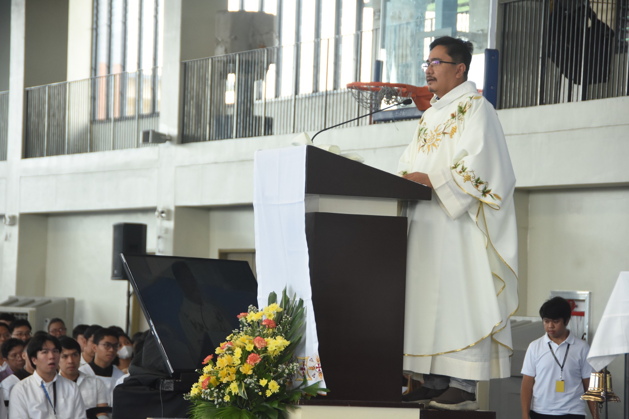 Rev. Fr. Noel Bava SJ delivers his homily