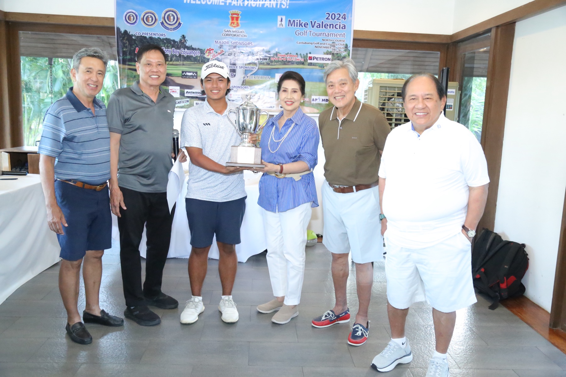 AGS '64, AHS '68, Col '72, and ME '73 alumni pose in the 1st Mike Valencia Golf Tournament on November 21, 2024.