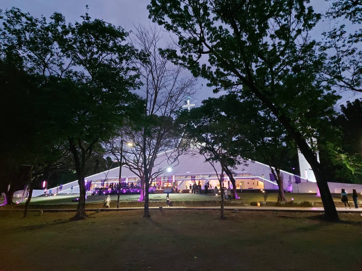 The gathering concludes at around 6:40 pm