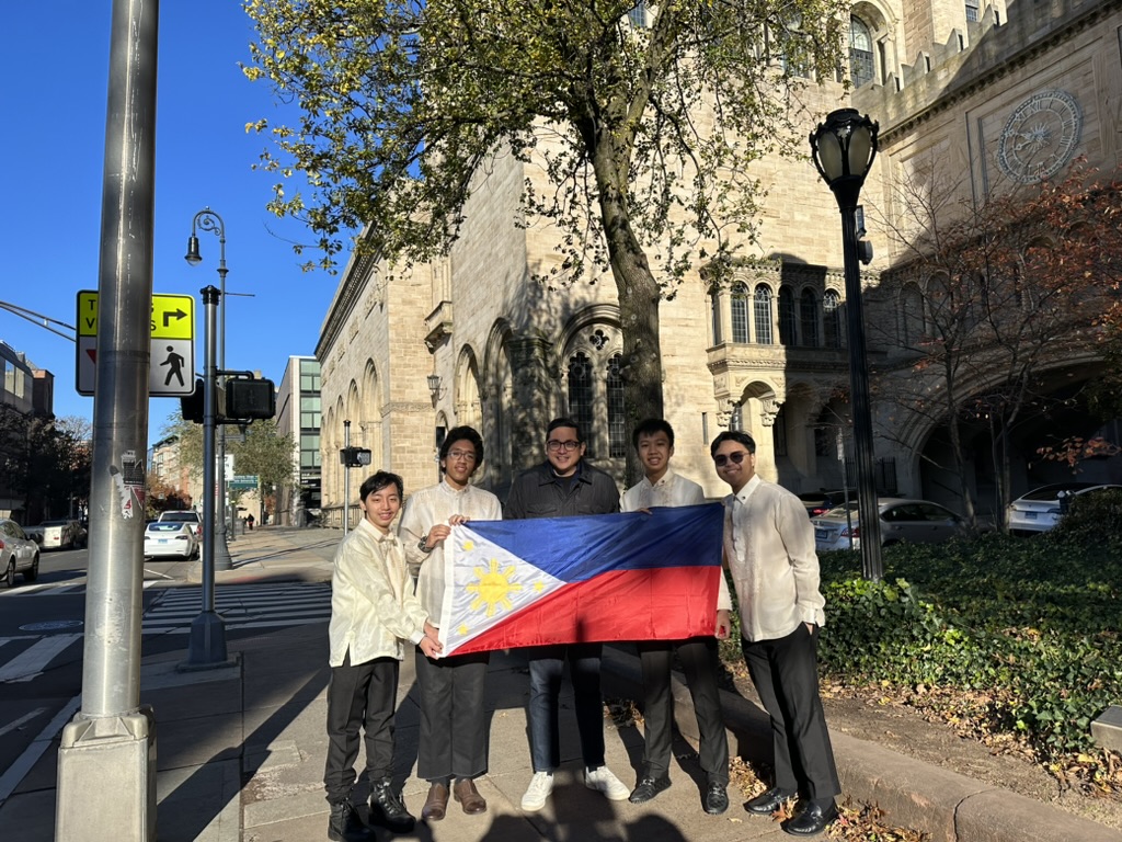 (L-R) Renzu Santos, Sian Trasmontero, former Senator Bam Aquino, Jesu Manzano, and EJ Porta in Yale University