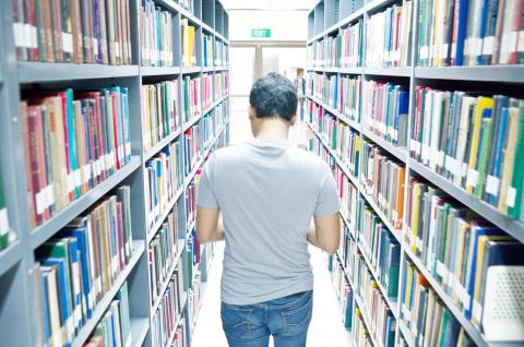 Man inside Rizal LIbrary