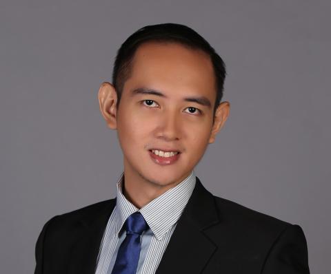 Dr Emmanuel Delocado