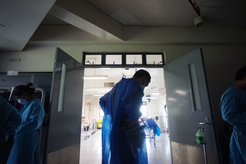 Earning a degree in medicine or nursing may not necessarily open as many doors as young graduates hope, new research shows. (CREDIT:  Aaron R Vicencio, ADMU)