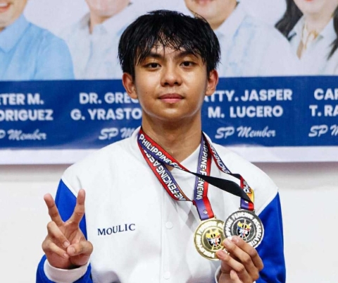 Gold medalist Mairon Moulic