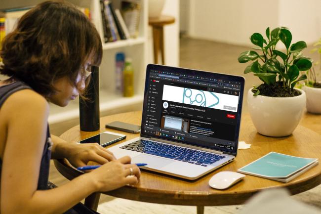With a rich array of video content publicly available, the ALLS team focused on sharing app features, websites, software, and tools that “revolve around the ways in which technology facilitates learners and learning.” 