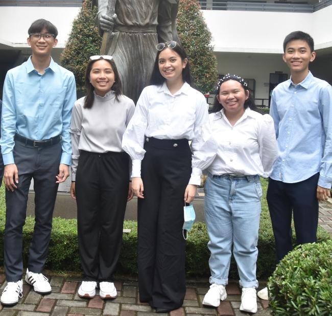 (L-R) Julian Llantero, Mari Urquico, Dann Baldono, Gia Uncad, Tristan De Guzman