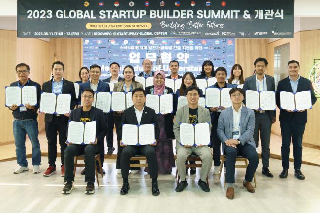 MOU Signing with Jeju Seogwipo City at Seogwipo StartUpBay Global Center