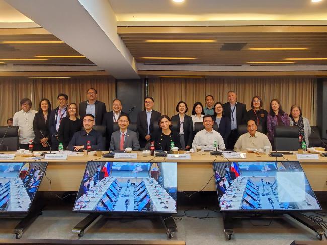 (L-R) Standing: SD Ringo Gamboa, Dir. Rosemarie Sawili, ED Novel Bangsal, Ms. Angelina Llose, Dr. Romulo Miral Jr, Mr. Felicisimo Pangilinan (DOTR), Dr. Enrico Basilio, Dr. Majah Ravago, Dr. Kris Francisco, Prof. Joselito Sescon, Dr. Philip Tuaño, OIC-DED Pamela Manalo, and SD Elsie Gutierrez Seated: Hon. Christopher De Venecia, Hon. Francisco Benitez, Hon. Stella Quimbo, Hon. Jernie Nisay, and Mr. Sergio Ortiz-Luis, Jr.