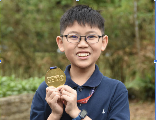 PhIMO gold medalist Paco Javier