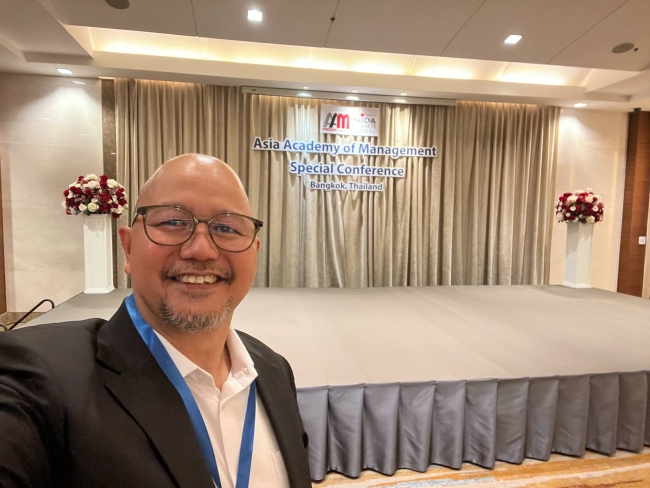 Dr Joseph dela Cruz at the AAOM Special Conference in Thailand 