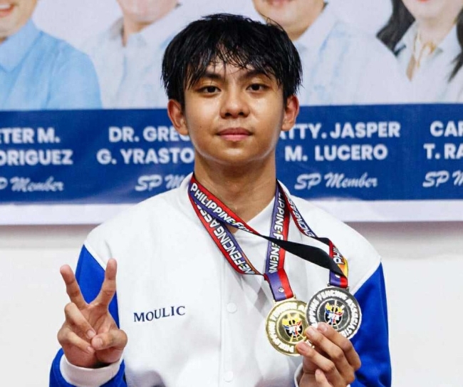 Gold medalist Mairon Moulic 