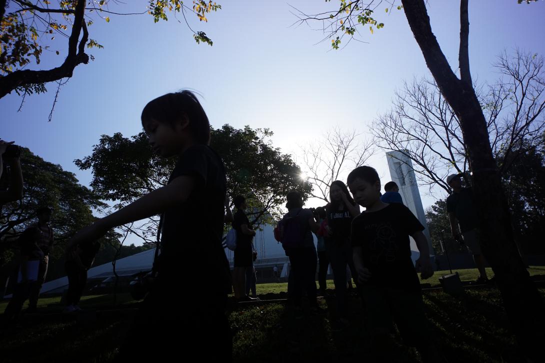 Children outside the Gesu, 2019